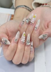 -七彩虹美甲美睫 半永久