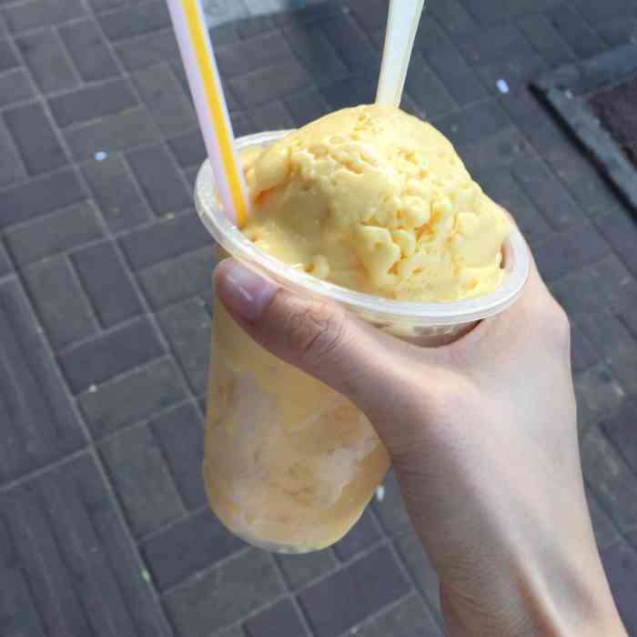 云姐鲜果榨汁炒冰-"要了芒果火龙果香蕉的,芒果和香蕉味道更浓.