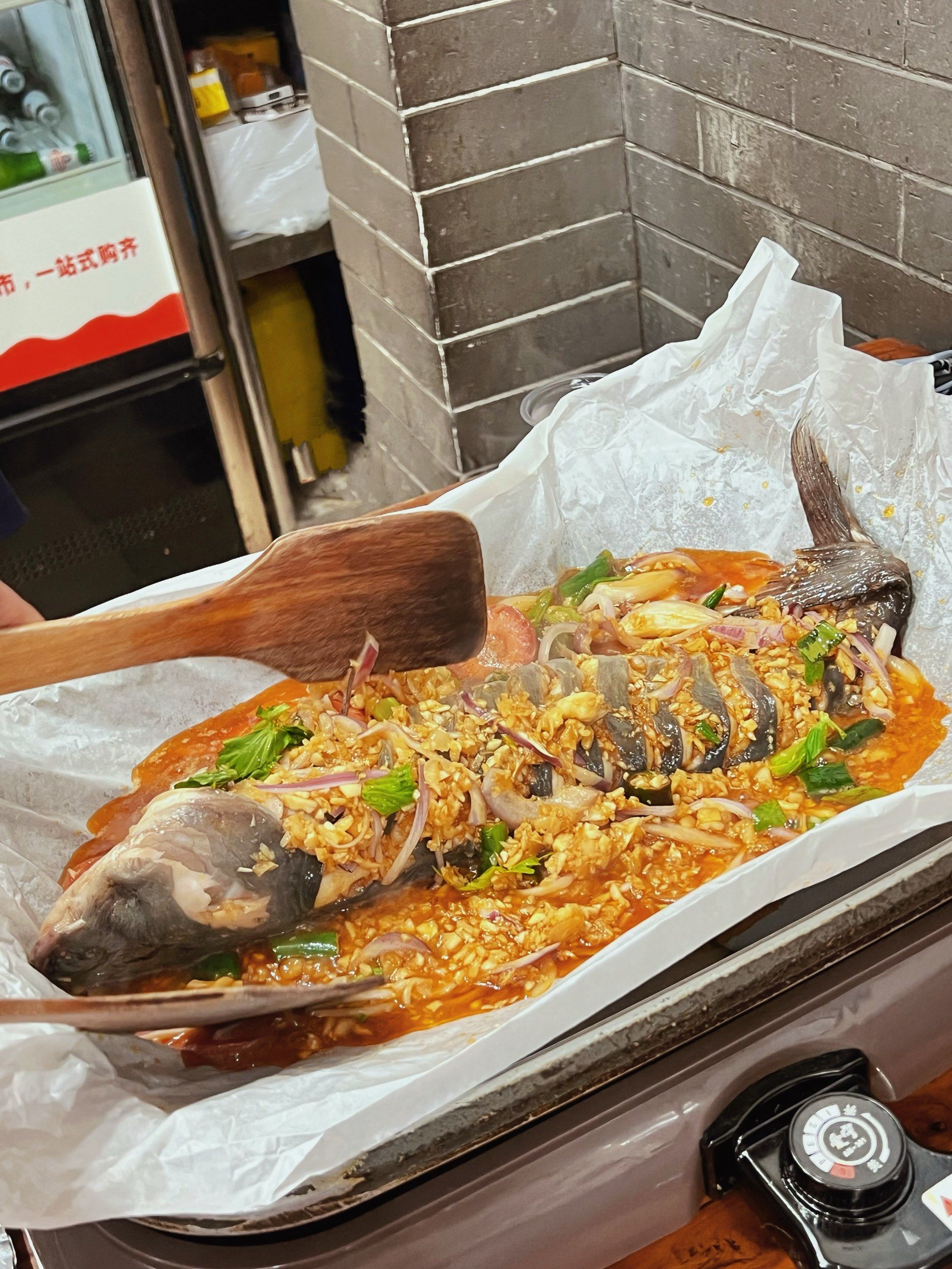 市井氛围浓厚的纸包鱼被我发现啦