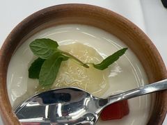 自制酸奶配蜂巢蜜-四季民福烤鸭店(通州马驹桥店)