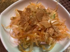 大拌京葱-山港凯悦酒店·BEBA海滩烧烤餐厅酒吧