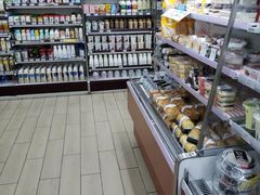 面包甜点陈列柜-全家便利店(莲花池东路店)