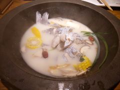 -咕嘟草帽鱼·牛奶一样的鲜鱼汤(天鹅湖万达广场店)
