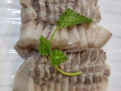 五花肉-铁锅炖灶台鱼老三炖鱼馆