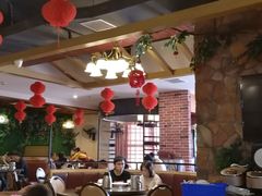 大堂-醉美东江·三文鱼·烧鸡公