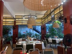 -刘姐啤酒鱼民族演艺餐厅(西街总店)