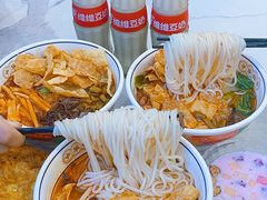 -弘束束柳州深巷螺蛳粉(珠江路店)