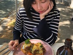 -FLOVIE FLORIST CAFE