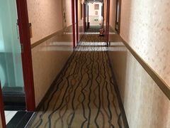 -春夏秋冬酒店(深圳五和地铁站店)