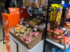 -来伊份(上海市静安区万航渡路889广场店)