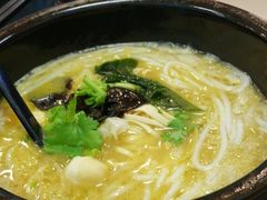 -灵芝妹子海鲜米线(瓦房店新玛特店)