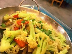 干锅花菜-姐妹食尚朴宿