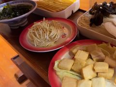 -沸炉重庆老火锅(军事博物馆店)