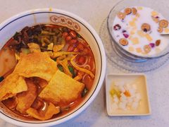 -弘束束柳州深巷螺蛳粉(珠江路店)
