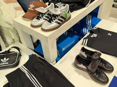 -ABC MART(心斎橋店)