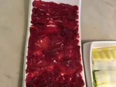 鲜牛肉-左庭右院鲜牛肉火锅(浦江欢乐颂店)
