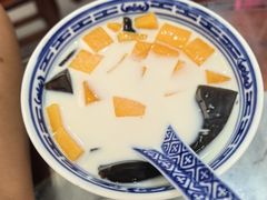 招牌牛奶芒果烧仙草-恒信恒发牛奶甜品专家(红庙总店)