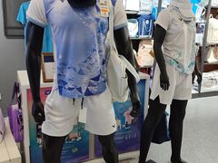 -YONEX苗江运动城(源深店)