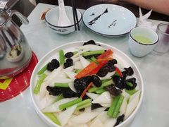 -龙香居海鲜浑锅家常菜·特色驴肉