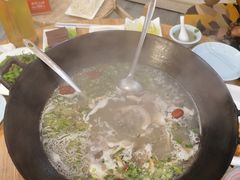 -茸梅路右拐龙虾-农家菜(松江店)
