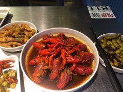 -龙巢盱眙龙虾·牛蛙·烧烤宵夜(八卦岭店)