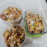 米饭三碗豌豆玉米粒胡萝卜豆腐干
