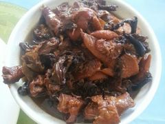 山鸡炖蘑菇-劳模山庄