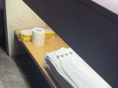 -轻奢·全曼酒店(深圳坂田北地铁站店)