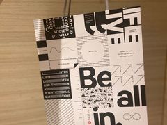 -lululemon(上海浦东IFC店)