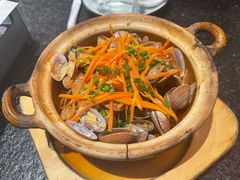 -何妹湿辣牛肉·粤式烧烤砂煲(桂雅路店)