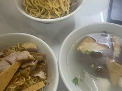 -松树干拌面店
