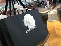 -CHANEL(戴高乐机场T 2E店)
