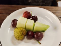 餐前水果-海派悦庭·海胆烧麦·新融合菜(凯德广场店)