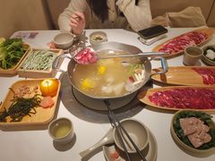 -左庭右院鲜牛肉火锅(金山万达店)