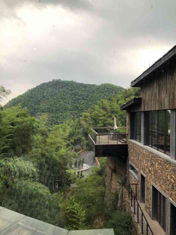 裸心堡酒店-"住的很舒服哒 正好10周年搞活动 包早中.