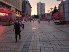 -百荣世贸商城