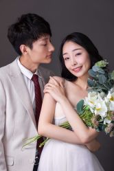 -易摄影婚纱摄影工作室