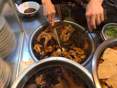 -松树干拌面店