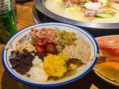 -佬土鹅肠火锅(解放路店)