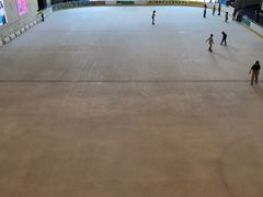 -冰纷万象滑冰场(赣州华润万象城店)