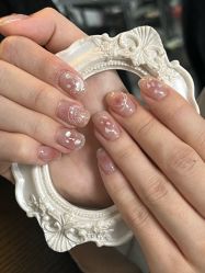 -芊屿芊浔美甲