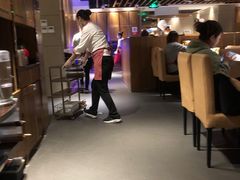 大堂-海底捞火锅鲜切牛肉主题店(长寿路店)