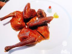 沙田玻璃乳鸽-馋遇江南·精致湖景雅宴(东方之门店)