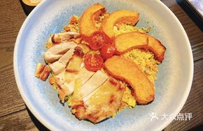 Steamed Coarse Oatmeal and Chicken Energy Bowl