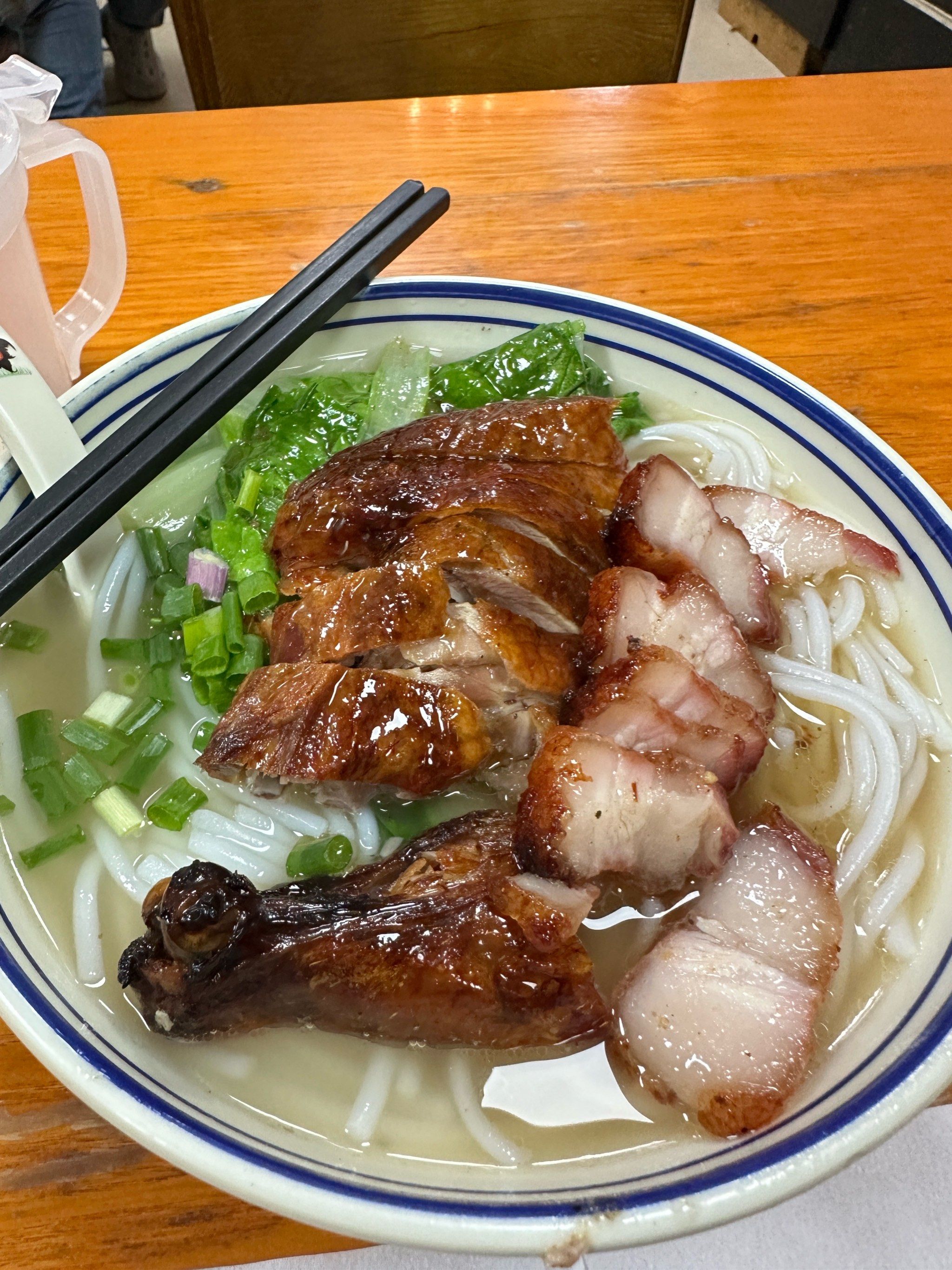 街角老店烧鹅粉🍜