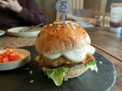 -HIGH FIVE哈福手工汉堡(桂林路店)