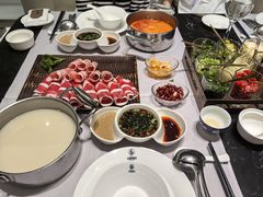 -红鼎豆捞·非遗鲍皇汤火锅(宝丰路店)