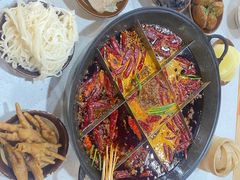 -正贰捌经重庆老火锅(建设路店)