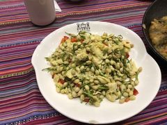 -香巴拉云南餐厅(华莱坞店)