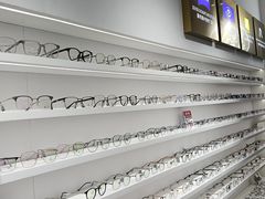 -美式眼镜·授权蔡司.依视路.尼康.豪雅.明月(南翔印象城店)